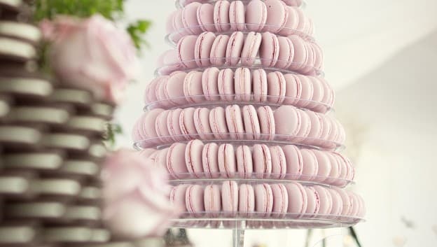 Macaroon wedding cake